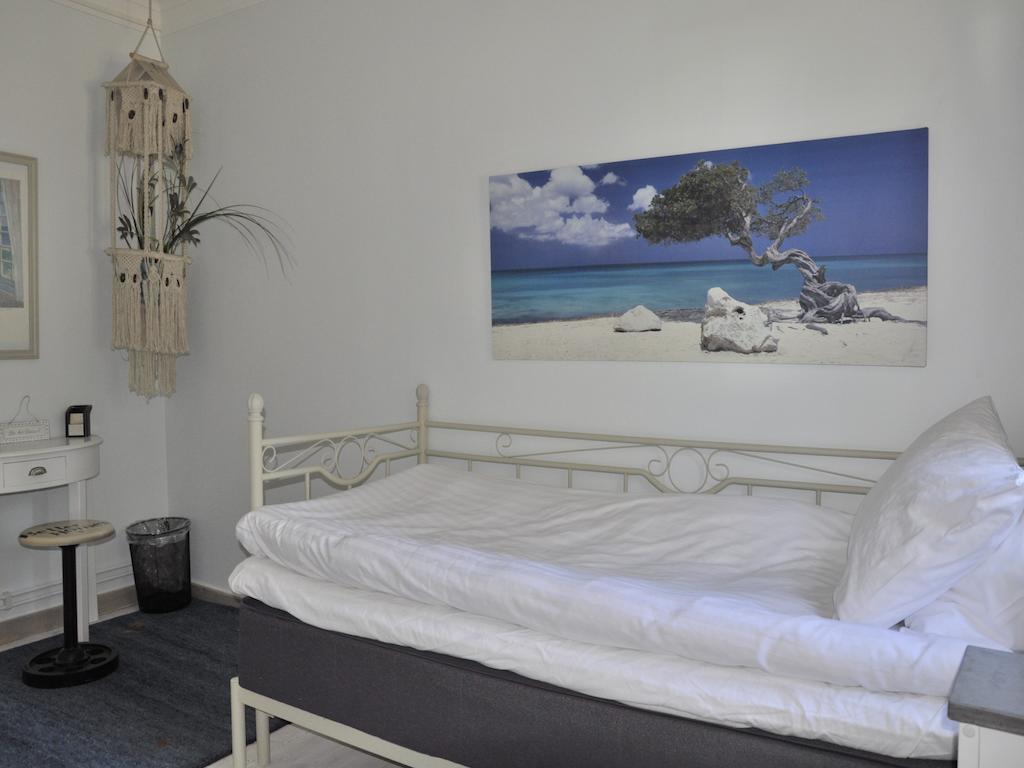 Bed and Breakfast Kolmardsgarden Кольморден Номер фото